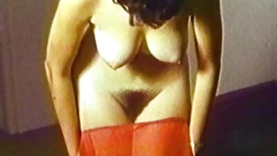 Зріла пара sestri porno ексгібіціоністів займається сексом на веб-камері